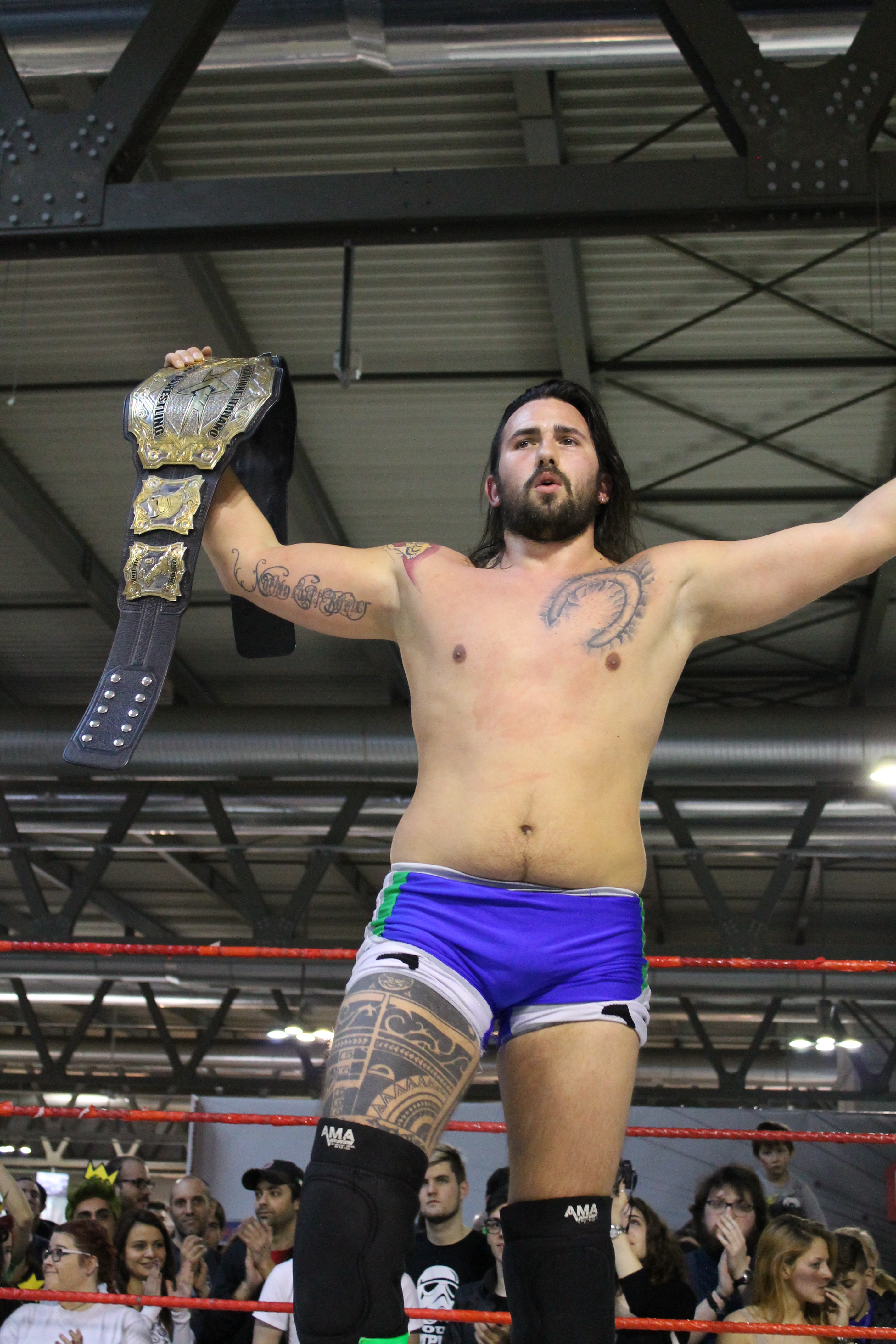 Le Sfide per Charlie Kid si fanno sempre più dure da quando è diventato Campione Italiano di Wrestling. Riuscirà a sconfiggere anche il gigante inglese?